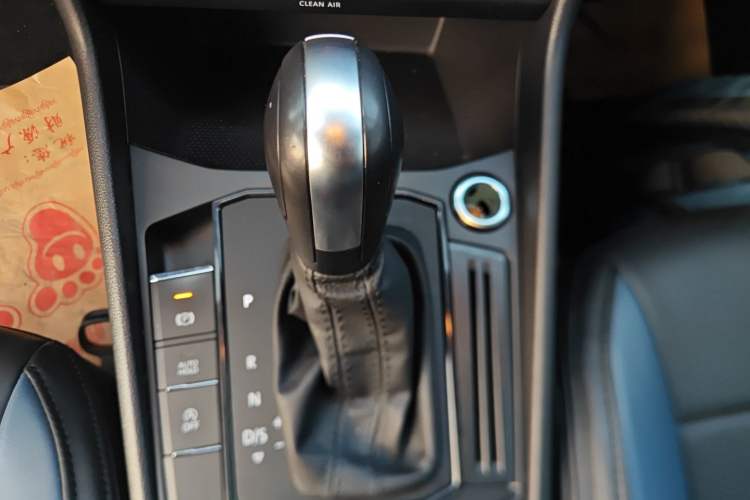 Used Volkswagen Lavida 2024 1.5L Automatic DeYi Edition Gear Lever
