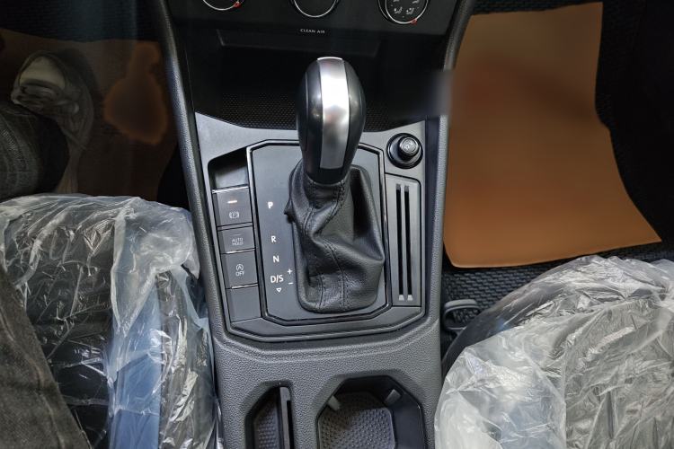 Used Volkswagen Lavida 2024 1.5L Automatic DeYi Edition Gear Lever