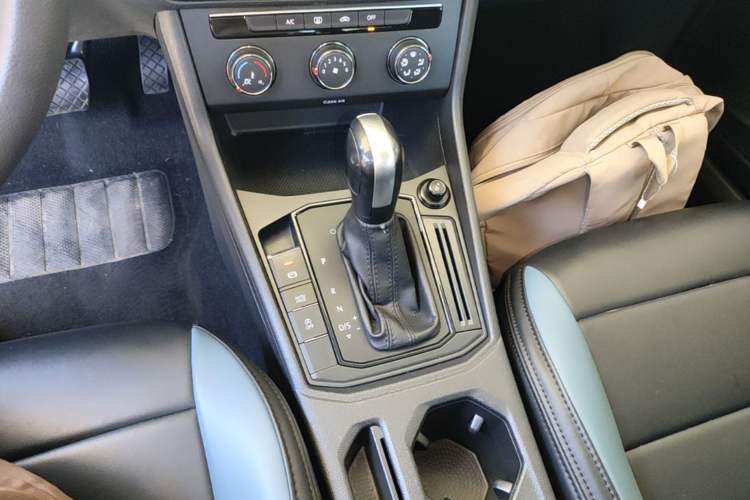 Used Volkswagen Lavida 2024 1.5L Automatic DeYi Edition Gear Lever