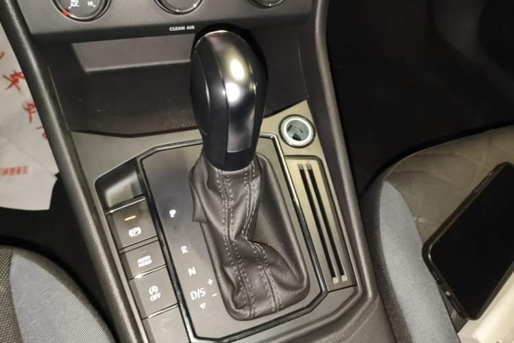 Used Volkswagen Lavida 2024 1.5L Automatic DeYi Edition Gear Lever