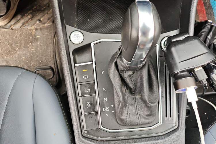 Used Volkswagen Lavida 2024 1.5L Automatic 5 Million Edition Gear Lever