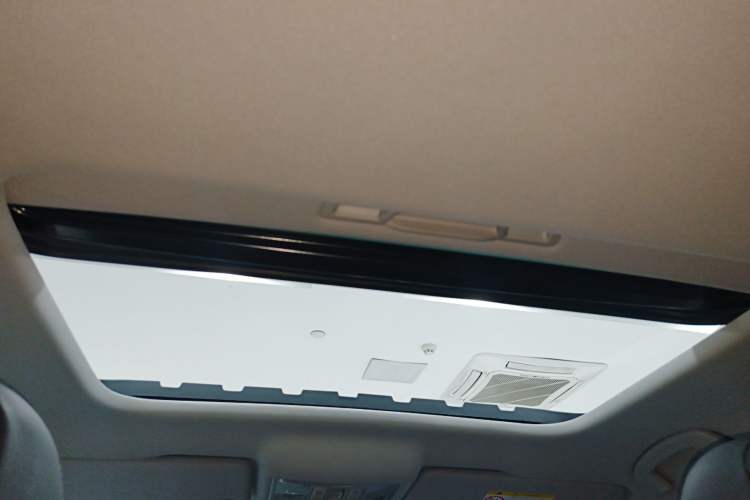 Used Volkswagen Lavida 2024 1.5L Automatic 5 Million Edition Headliner