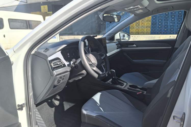 Used Volkswagen Lavida 2024 1.5L Automatic 5 Million Edition Interior 1