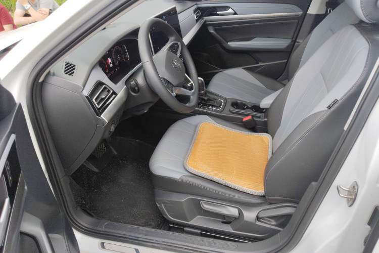 Used Volkswagen Lavida 2024 1.5L Automatic 5 Million Edition Interior 3