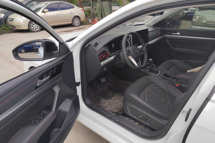 Used Volkswagen Lavida 2024 300TSI DSG Starry Sky Leading Edition Interior 3