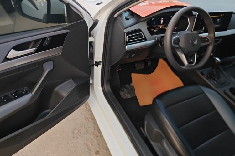 Used Volkswagen Lavida 2024 1.5L Automatic DeYi Edition Interior 3