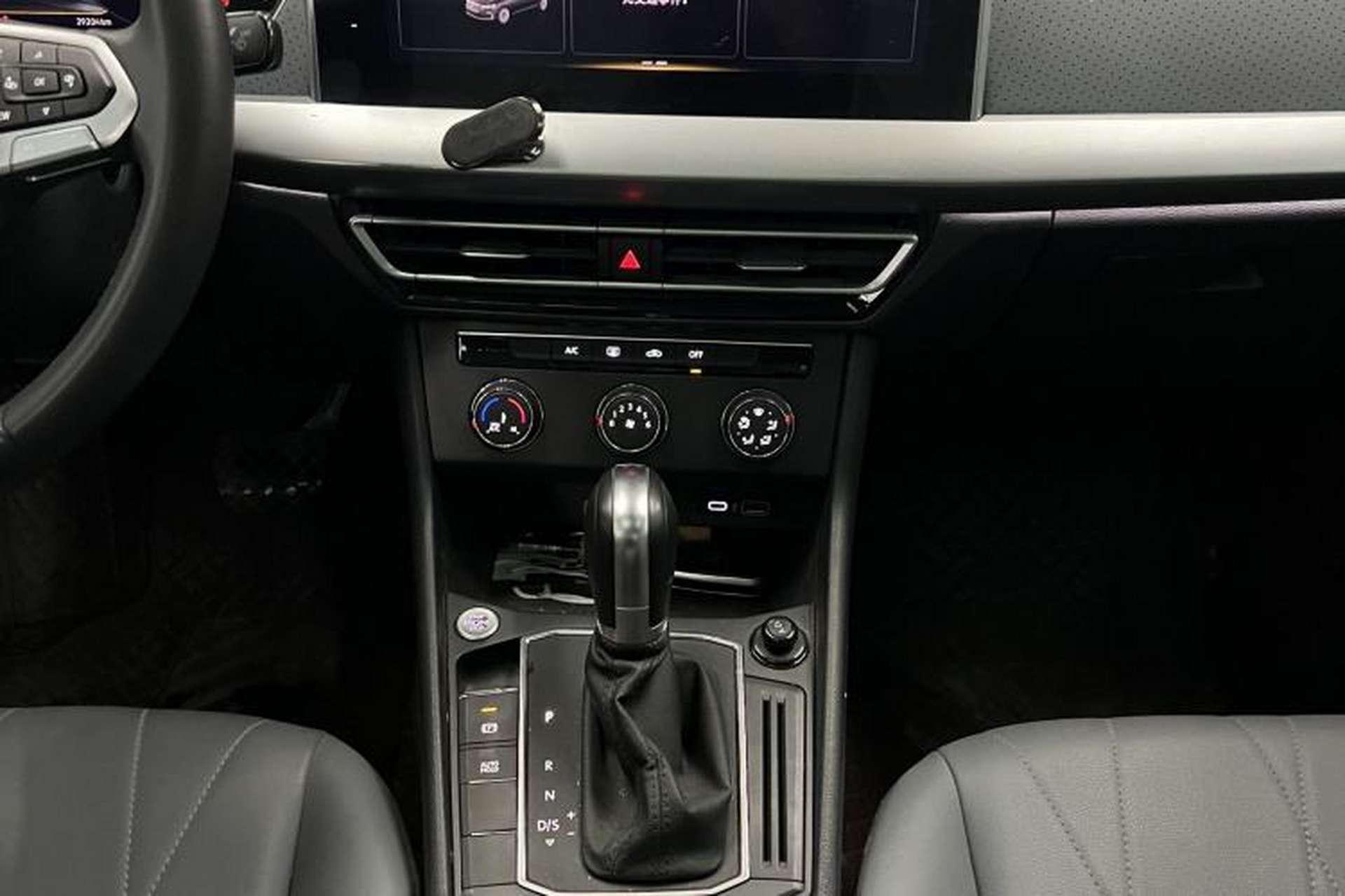 Used Volkswagen Lavida 2024 1.5L Automatic Starry Sky 5 Million Edition Interior 4