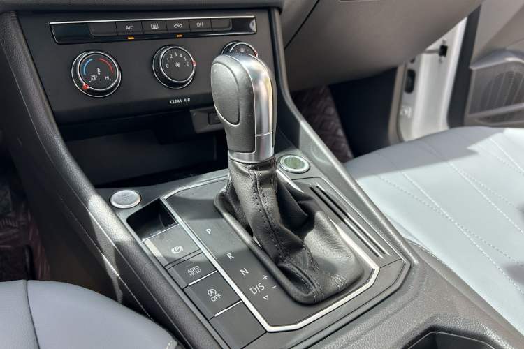 Used Volkswagen Lavida 2024 1.5L Automatic Starry Sky 5 Million Edition Interior 8