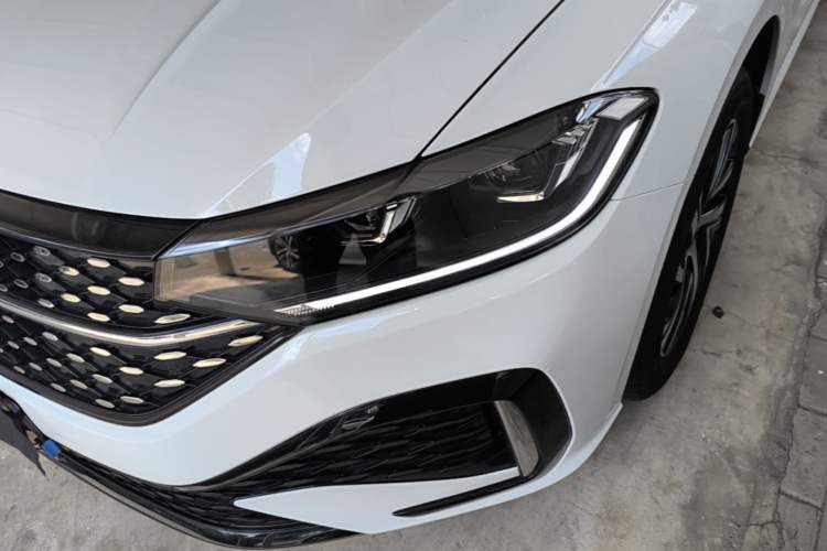 Used Volkswagen Lavida 2024 1.5L Automatic Starry Sky 5 Million Edition Left Front Headlight