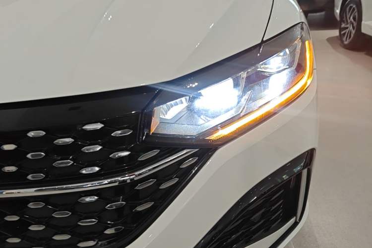 Used Volkswagen Lavida 2024 300TSI DSG Starry Sky Leading Edition Left Front Headlight