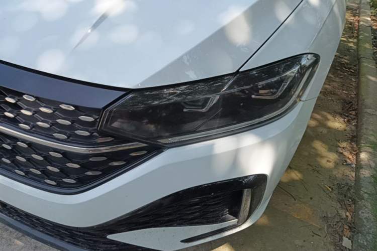 Used Volkswagen Lavida 2024 1.5L Automatic Starry Sky 5 Million Edition Left Front Headlight