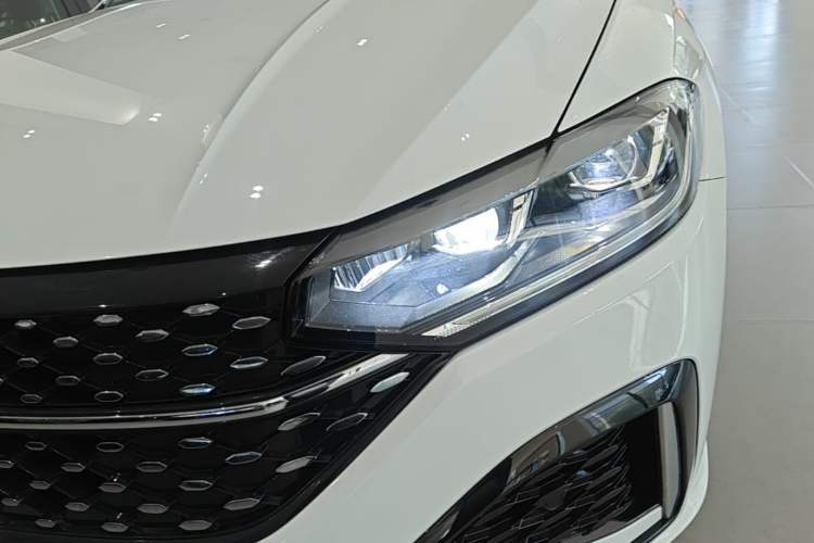 Used Volkswagen Lavida 2024 300TSI DSG Starry Sky Leading Edition Left Front Headlight