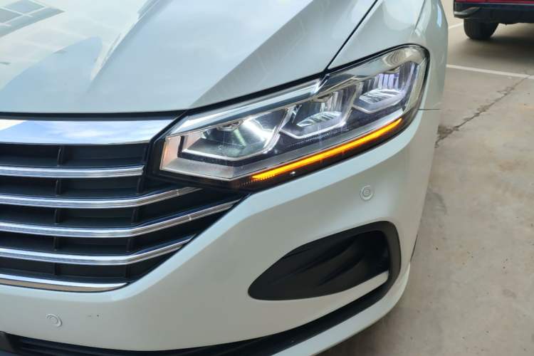 Used Volkswagen Lavida 2024 1.5L Automatic DeYi Edition Left Front Headlight