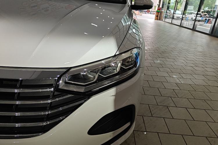 Used Volkswagen Lavida 2024 1.5L Automatic DeYi Edition Left Front Headlight