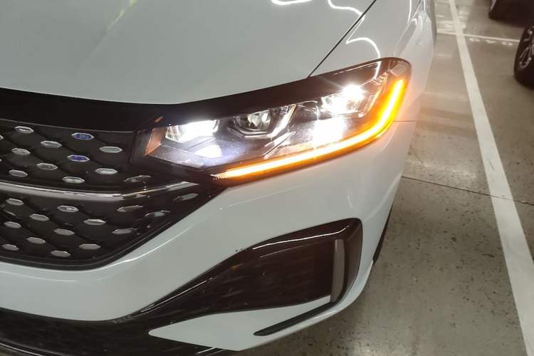 Used Volkswagen Lavida 2024 300TSI DSG Starry Sky Leading Edition Left Front Headlight