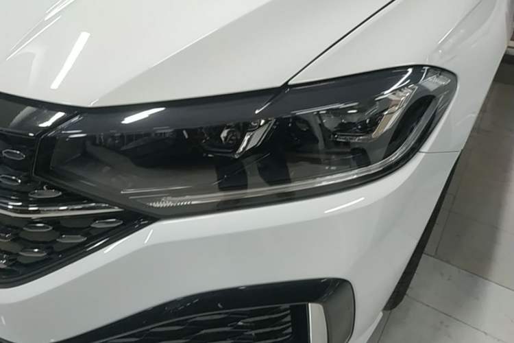 Used Volkswagen Lavida 2024 1.5L Automatic Starry Sky 5 Million Edition Left Front Headlight