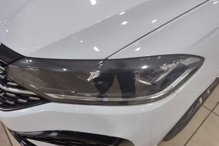 Used Volkswagen Lavida 2024 1.5L Automatic Starry Sky 5 Million Edition Left Front Headlight