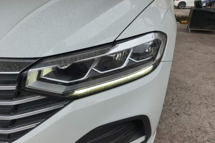 Used Volkswagen Lavida 2024 1.5L Automatic DeYi Edition Left Front Headlight
