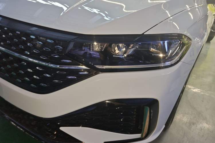 Used Volkswagen Lavida 2024 1.5L Automatic Starry Sky 5 Million Edition Left Front Headlight