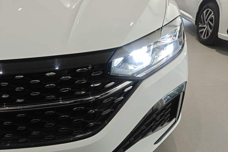 Used Volkswagen Lavida 2024 300TSI DSG Starry Sky Leading Edition Left Front Headlight