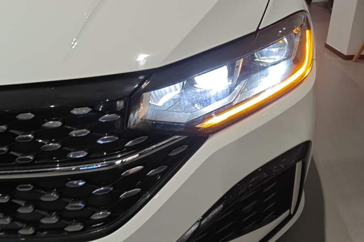 Used Volkswagen Lavida 2024 300TSI DSG Starry Sky Leading Edition Left Front Headlight