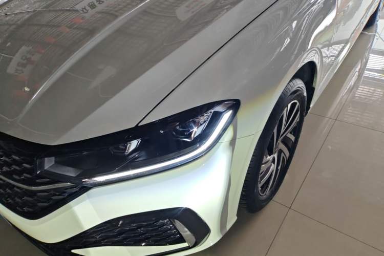 Used Volkswagen Lavida 2024 1.5L Automatic Starry Sky 5 Million Edition Left Front Headlight