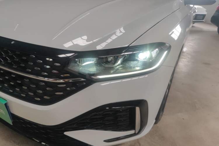 Used Volkswagen Lavida 2024 1.5L Automatic Starry Sky 5 Million Edition Left Front Headlight
