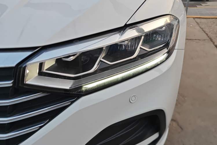 Used Volkswagen Lavida 2024 1.5L Automatic DeYi Edition Left Front Headlight