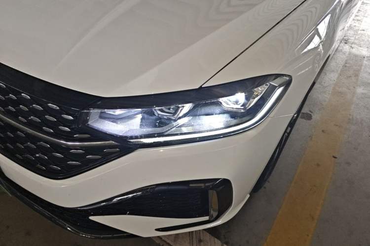 Used Volkswagen Lavida 2024 1.5L Automatic Starry Sky 5 Million Edition Left Front Headlight