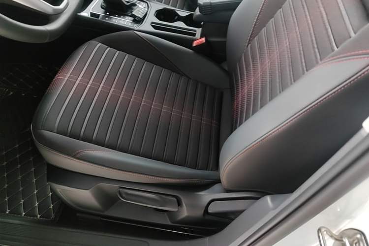 Used Volkswagen Lavida 2024 300TSI DSG Starry Sky Deluxe Edition Left Front Seat