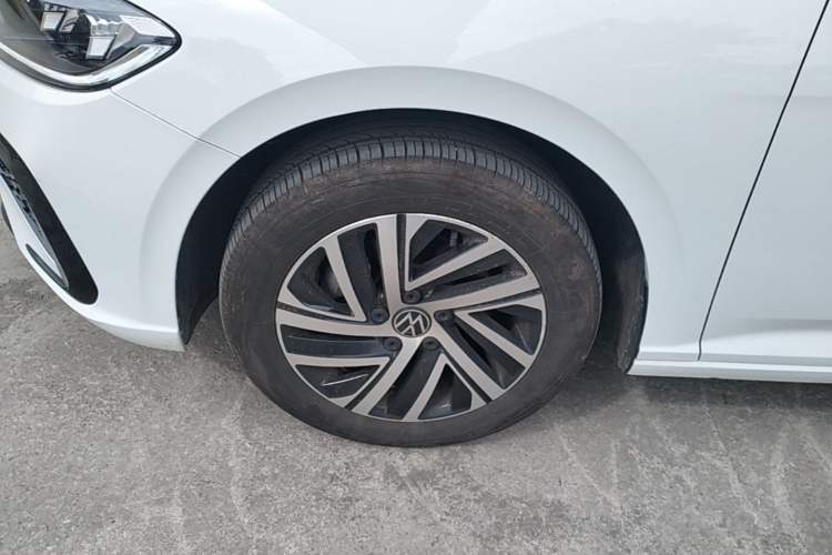 Used Volkswagen Lavida 2024 300TSI DSG Starry Sky Deluxe Edition Left Front Wheel Hub