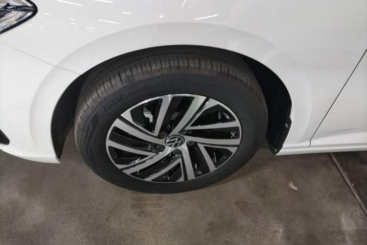 Used Volkswagen Lavida 2024 300TSI DSG Starry Sky Leading Edition Left Front Wheel Hub