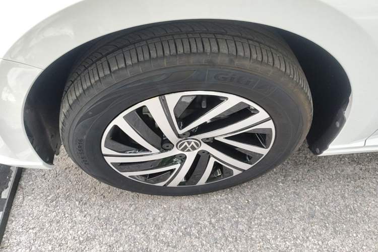 Used Volkswagen Lavida 2024 300TSI DSG Starry Sky Leading Edition Left Front Wheel Hub