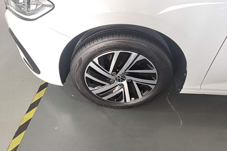 Used Volkswagen Lavida 2024 1.5L Automatic Starry Sky 5 Million Edition Left Front Wheel Hub