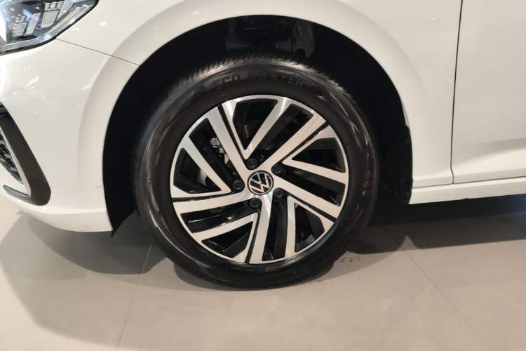 Used Volkswagen Lavida 2024 300TSI DSG Starry Sky Leading Edition Left Front Wheel Hub