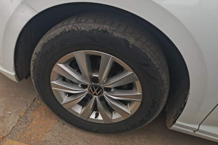 Used Volkswagen Lavida 2024 1.5L Automatic DeYi Edition Left Front Wheel Hub