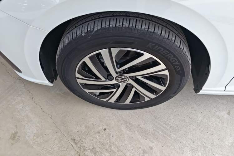 Used Volkswagen Lavida 2024 300TSI DSG Starry Sky Leading Edition Left Front Wheel Hub
