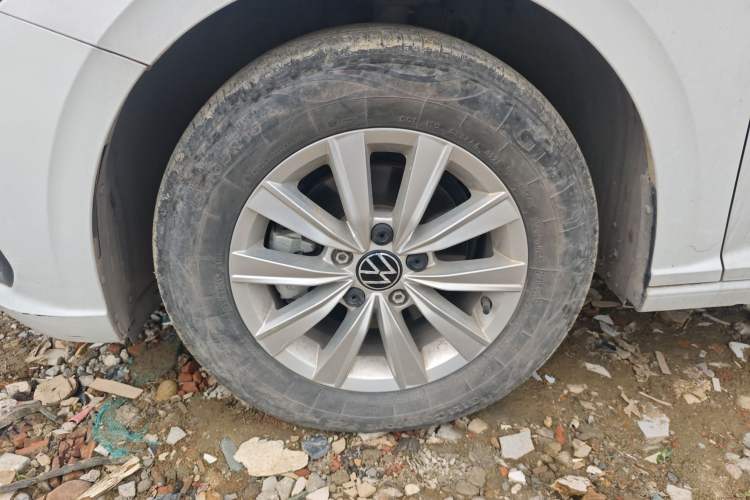 Used Volkswagen Lavida 2024 1.5L Automatic DeYi Edition Left Front Wheel Hub