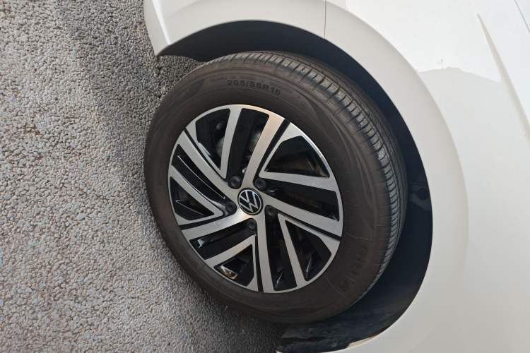 Used Volkswagen Lavida 2024 300TSI DSG Starry Sky Leading Edition Left Front Wheel Hub