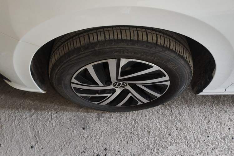 Used Volkswagen Lavida 2024 300TSI DSG Starry Sky Leading Edition Left Front Wheel Hub