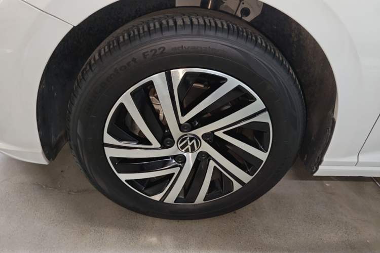 Used Volkswagen Lavida 2024 300TSI DSG Starry Sky Leading Edition Left Front Wheel Hub