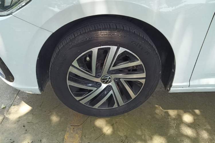 Used Volkswagen Lavida 2024 1.5L Automatic Starry Sky 5 Million Edition Left Front Wheel Hub
