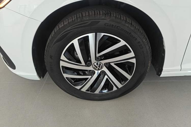 Used Volkswagen Lavida 2024 300TSI DSG Starry Sky Leading Edition Left Front Wheel Hub