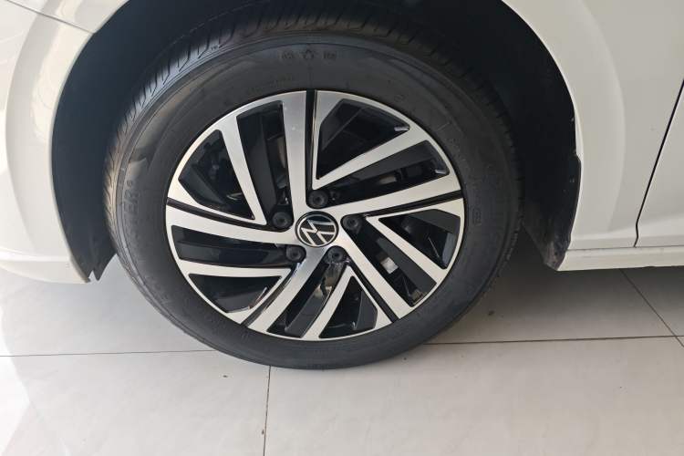 Used Volkswagen Lavida 2024 1.5L Automatic Starry Sky 5 Million Edition Left Front Wheel Hub