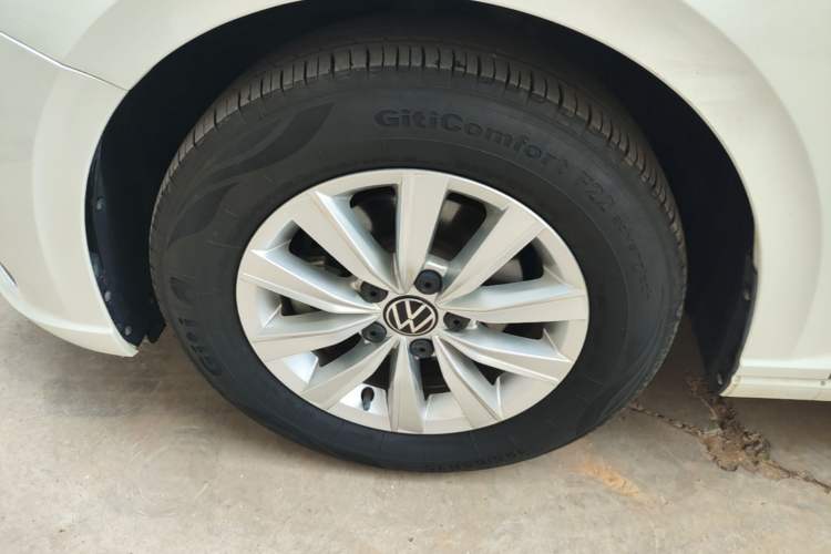 Used Volkswagen Lavida 2024 1.5L Automatic DeYi Edition Left Front Wheel Hub