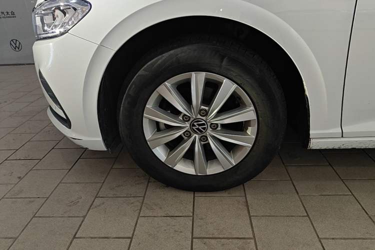 Used Volkswagen Lavida 2024 1.5L Automatic DeYi Edition Left Front Wheel Hub