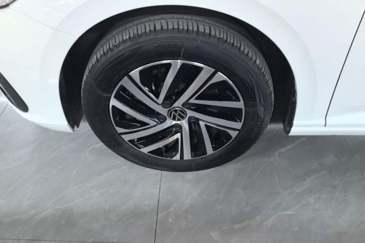 Used Volkswagen Lavida 2024 300TSI DSG Starry Sky Deluxe Edition Left Front Wheel Hub