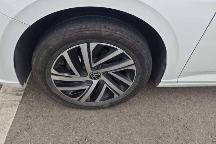 Used Volkswagen Lavida 2024 300TSI DSG Starry Sky Deluxe Edition Left Front Wheel Hub