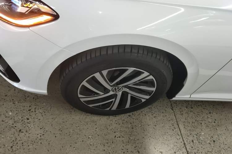 Used Volkswagen Lavida 2024 300TSI DSG Starry Sky Leading Edition Left Front Wheel Hub