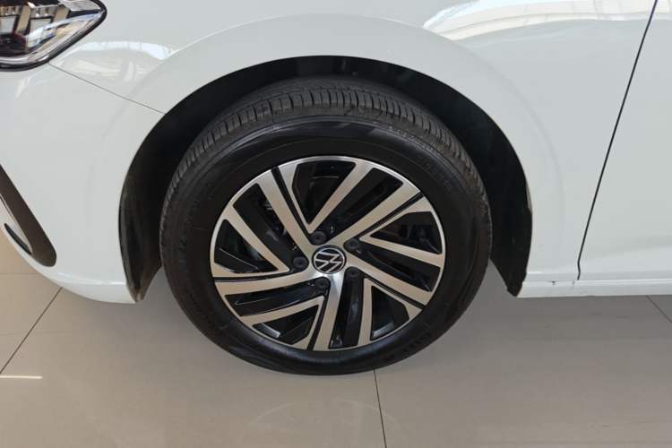 Used Volkswagen Lavida 2024 300TSI DSG Starry Sky Leading Edition Left Front Wheel Hub